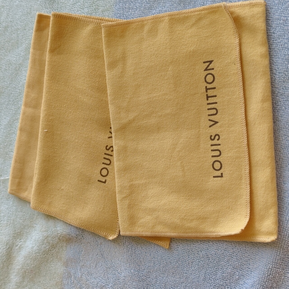 3 dust bags